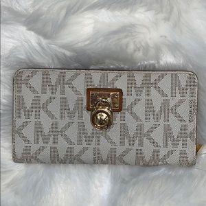 Michael Kors Bags - Michael kors wallet Michael Kors Bags - Michael kors wallet